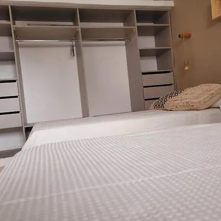 Casa Roque Funes, Ubicado En Cerro De Las Rosas Cordoba, Ofrece, Asador, Pileta, Cercanias, Estadio Kempes, Aeropuerto Ambrosio Taravella, Orfeo Superdomo, Sanatorio Allende, Casa Con 2 Departamentos Individuales Y Areas Comunes Córdoba Exterior foto