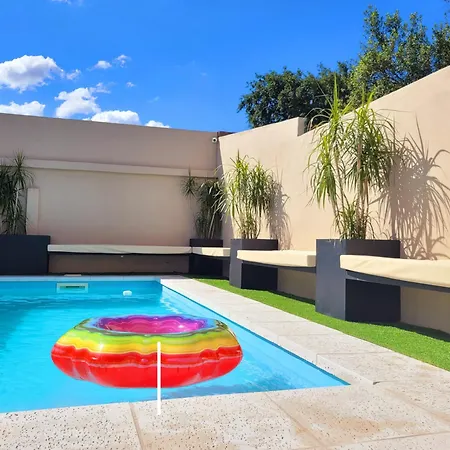 Casa Roque Funes, Ubicado En Cerro De Las Rosas Cordoba, Ofrece, Asador, Pileta, Cercanias, Estadio Kempes, Aeropuerto Ambrosio Taravella, Orfeo Superdomo, Sanatorio Allende, Casa Con 2 Departamentos Individuales Y Areas Comunes Córdoba Exterior foto