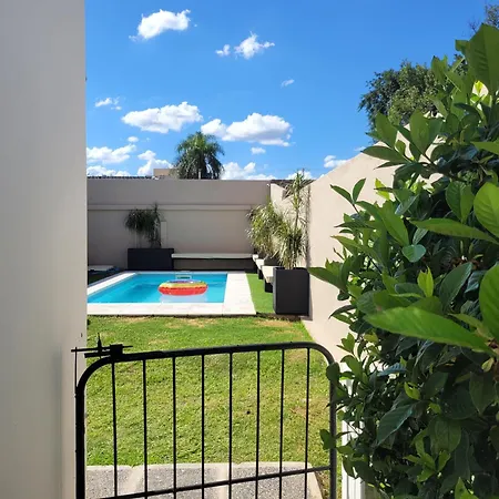 Casa Roque Funes, Ubicado En Cerro De Las Rosas Cordoba, Ofrece, Asador, Pileta, Cercanias, Estadio Kempes, Aeropuerto Ambrosio Taravella, Orfeo Superdomo, Sanatorio Allende, Casa Con 2 Departamentos Individuales Y Areas Comunes Córdoba Exterior foto